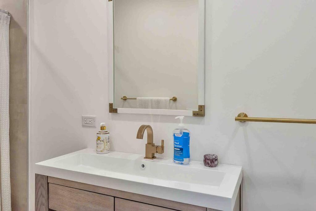 Charming Studio W Pool One Mile To Beach Pets Welcome Lake Worth Beach Exterior photo
