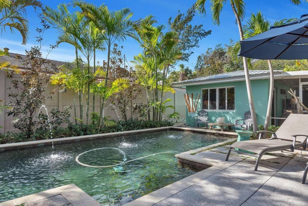 Charming Studio W Pool One Mile To Beach Pets Welcome Lake Worth Beach Exterior photo