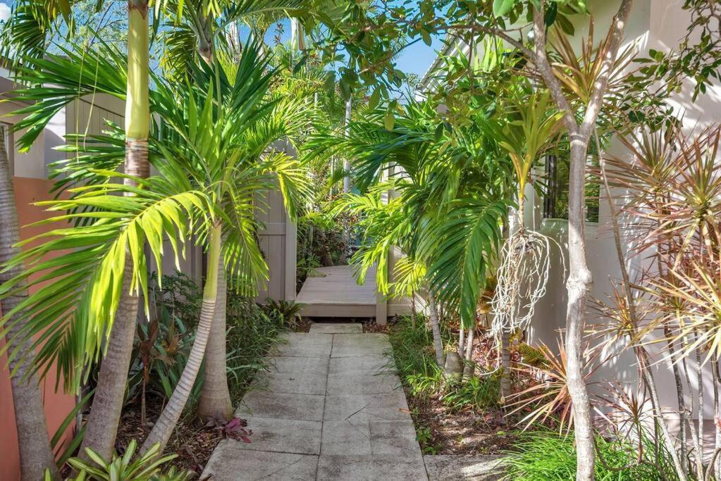 Charming Studio W Pool One Mile To Beach Pets Welcome Lake Worth Beach Exterior photo
